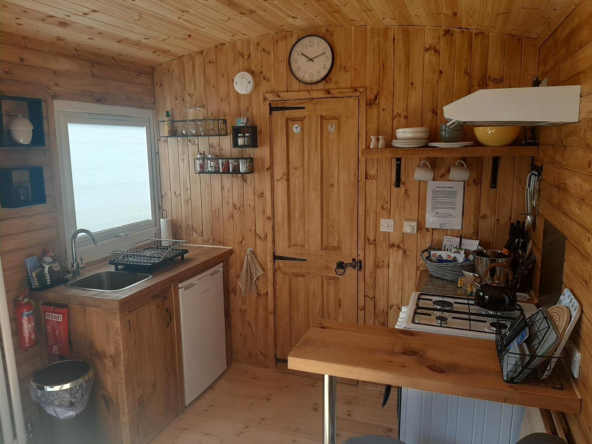 Anglesey New Modern Shepherds Hut With Spa Hot Tub Gwalchmai Exteriér fotografie