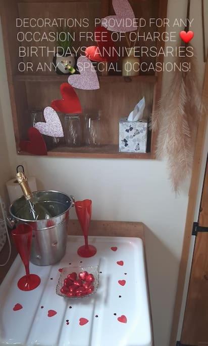 Anglesey New Modern Shepherds Hut With Spa Hot Tub Gwalchmai Exteriér fotografie